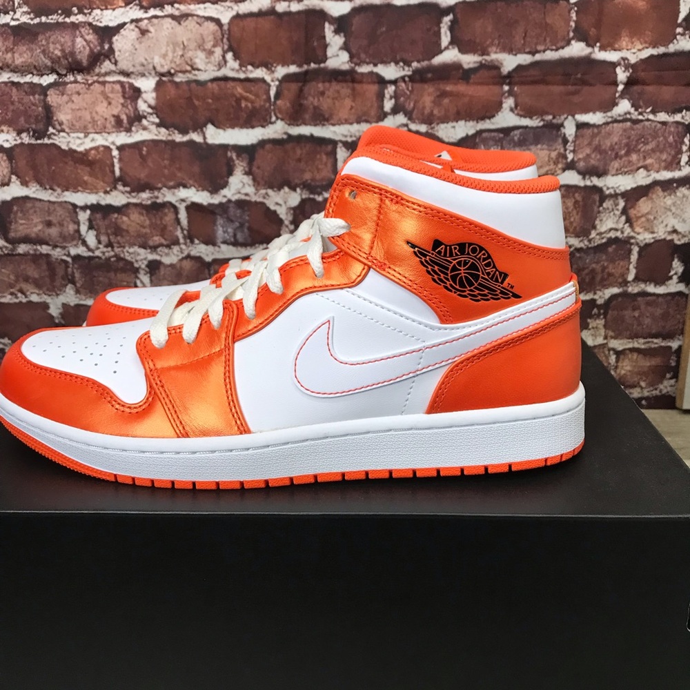 Air Jordan 1 Mid Electro Orange